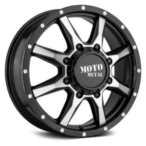 MO995 - 20 inch - 8.20 - Gloss black machined - front